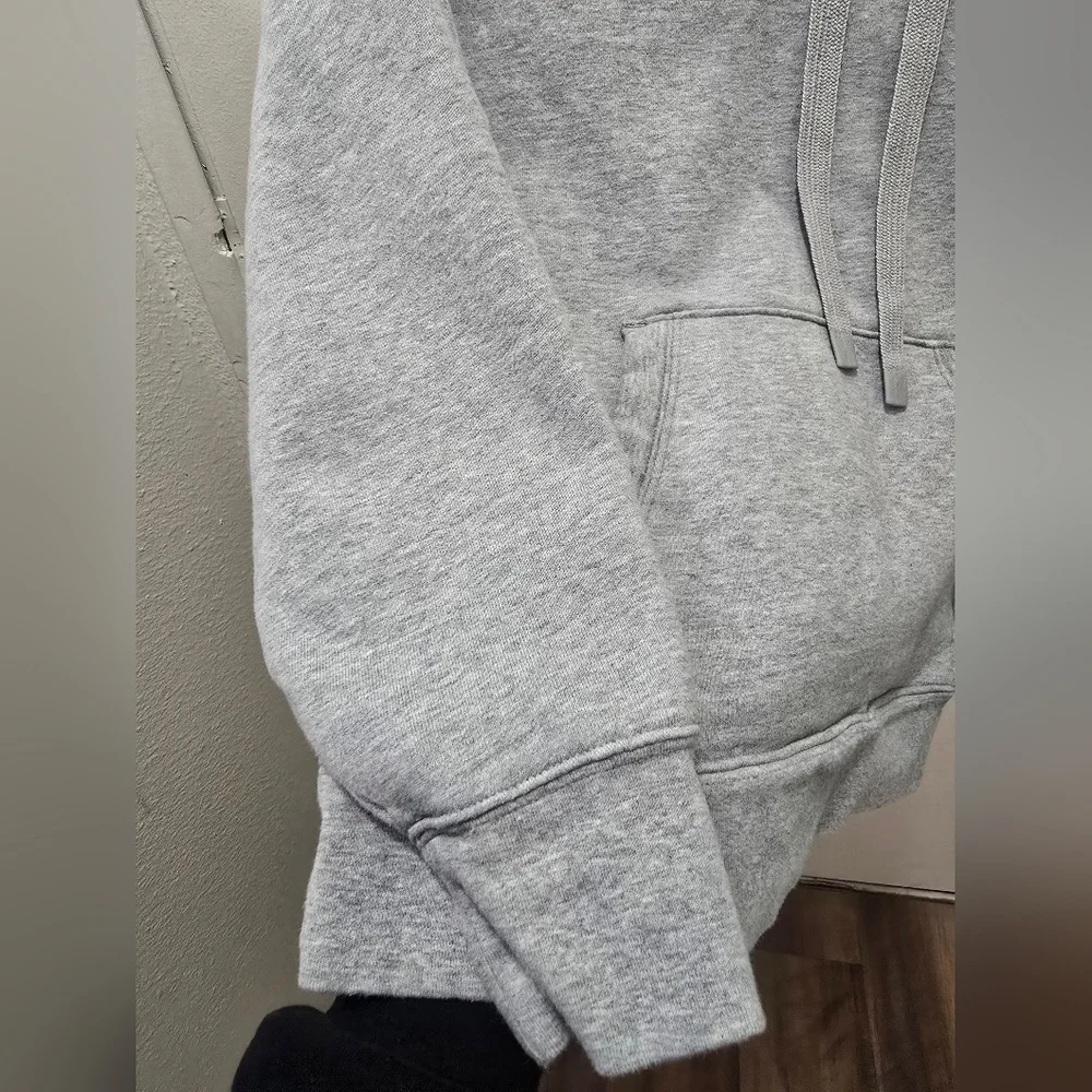Athleta Light Gray Women's Hoodie - Picture 4 of 8